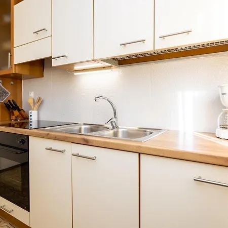 Doris Apartment Milohnici